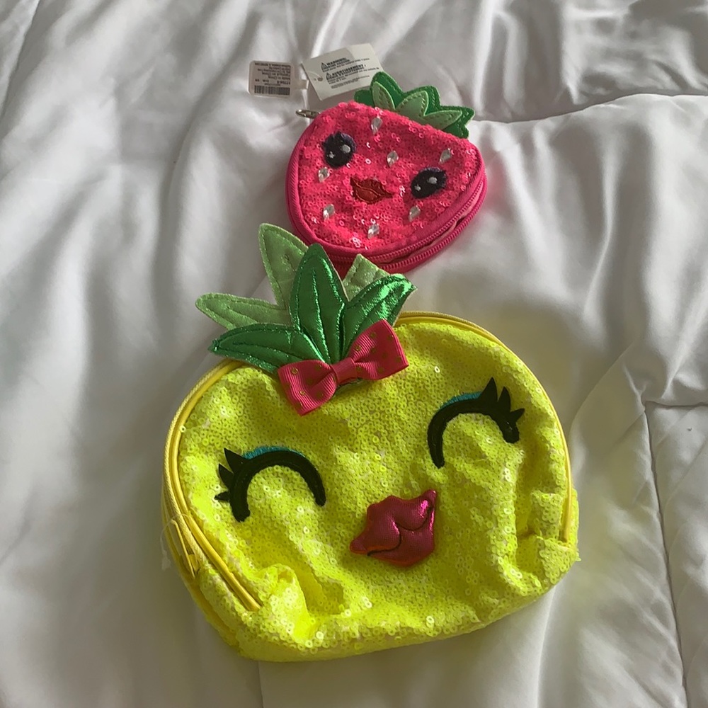 COSMETIC POUCHES